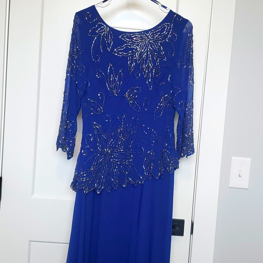 Beautiful Blue JKARA sz 10 long dress with chrome black beading. - Picture 4 of 6